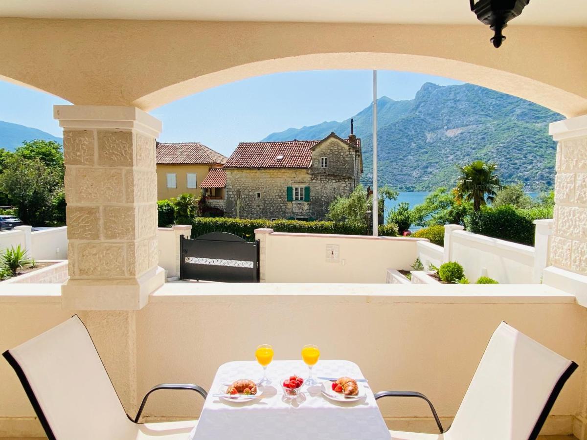 Villa Blanca Risan Eksteriør billede
