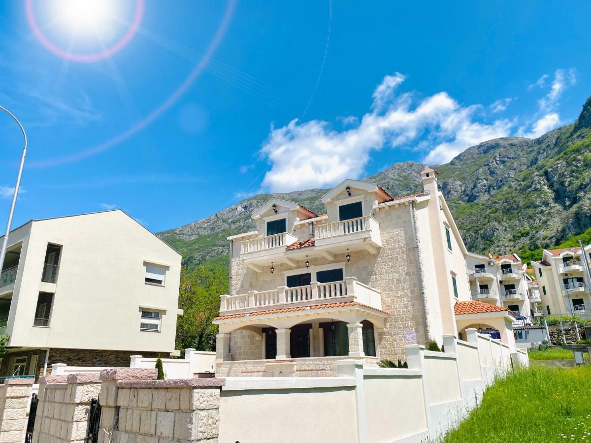 Villa Blanca Risan Eksteriør billede