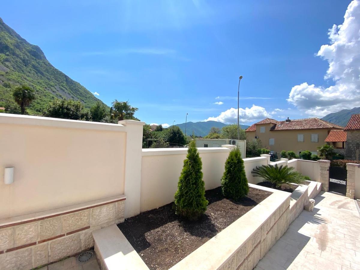 Villa Blanca Risan Eksteriør billede